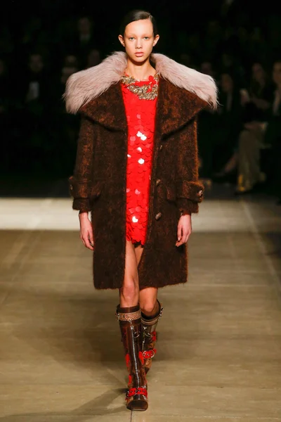 Look 25
